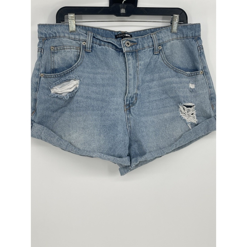 Fashion Nova Women's Size 15 Shorts Distressed Bag2